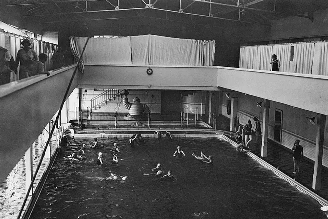 Piscine de l'ASM Archives Michelin